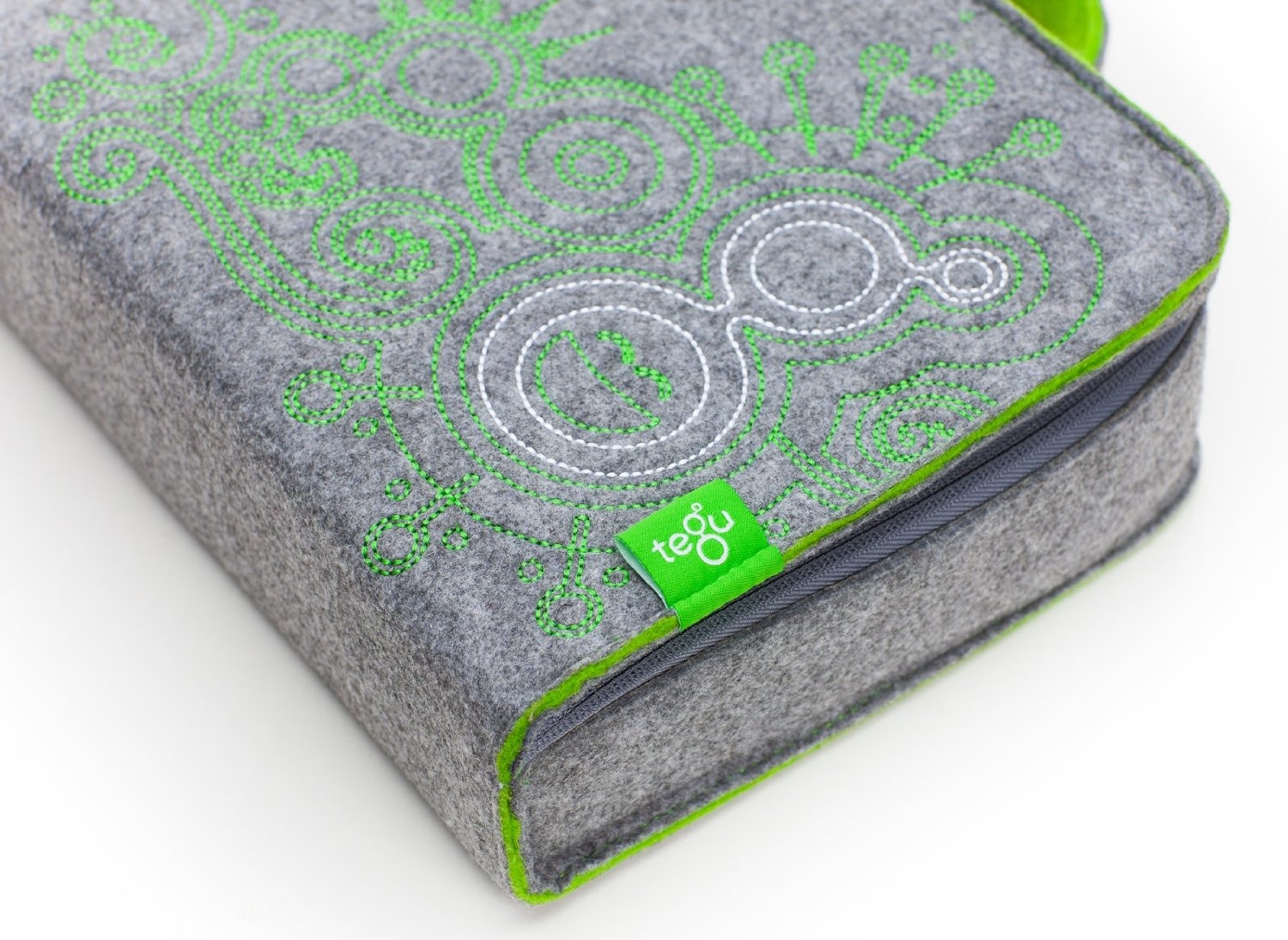 tegu travel tote